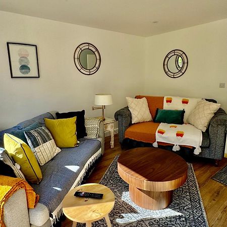 Family Home In Seaside Town Хейстингс Екстериор снимка